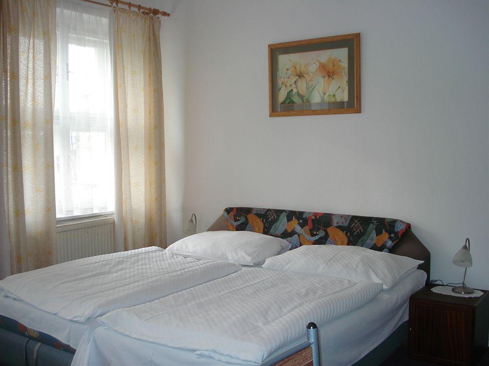 Pension Unie Prague Ngoại thất bức ảnh