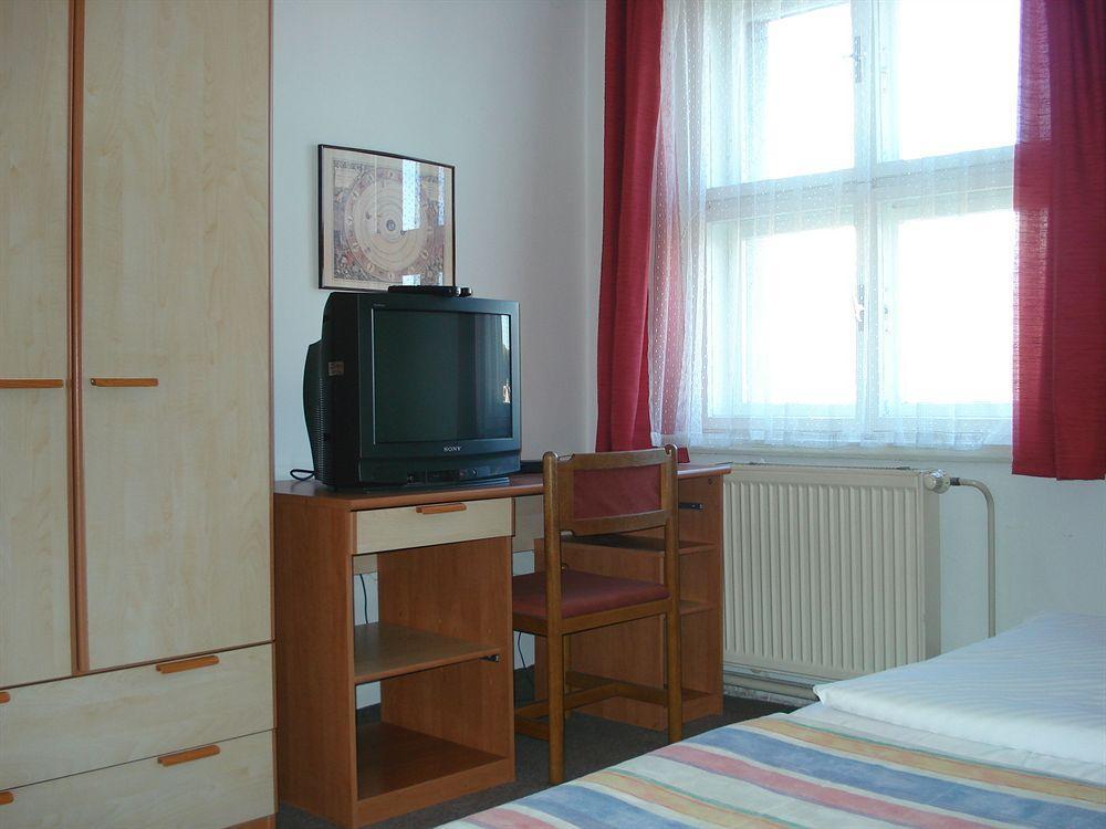 Pension Unie Prague Ngoại thất bức ảnh