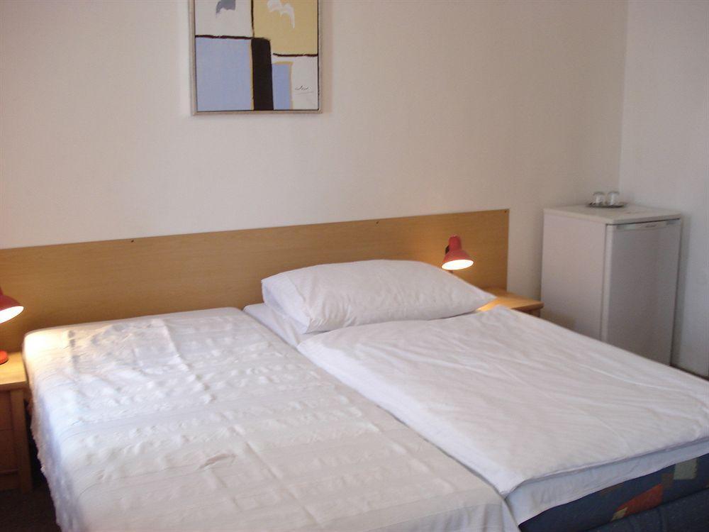 Pension Unie Prague Ngoại thất bức ảnh